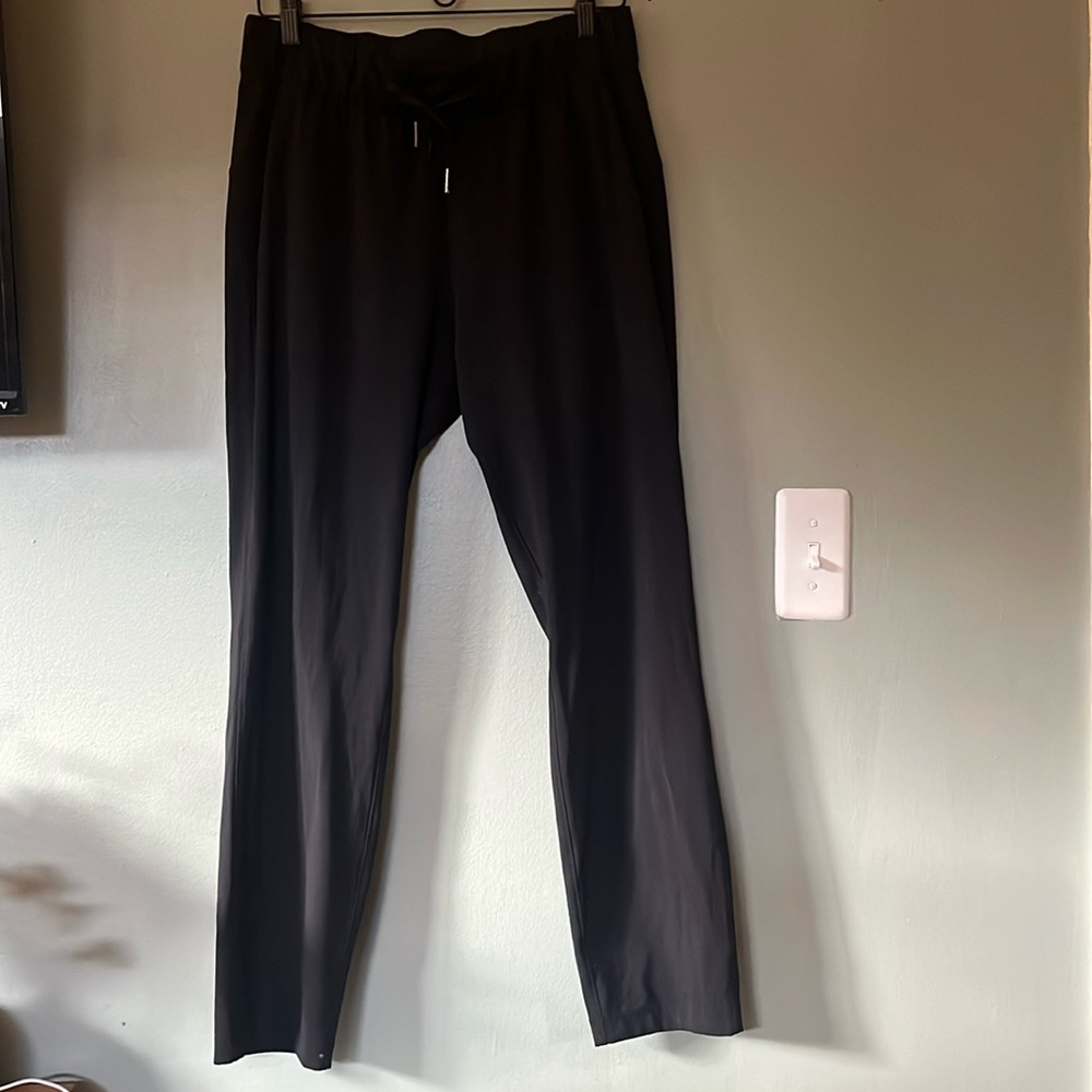 Lululemon Women’s Joggers (size 8-size tag removed)